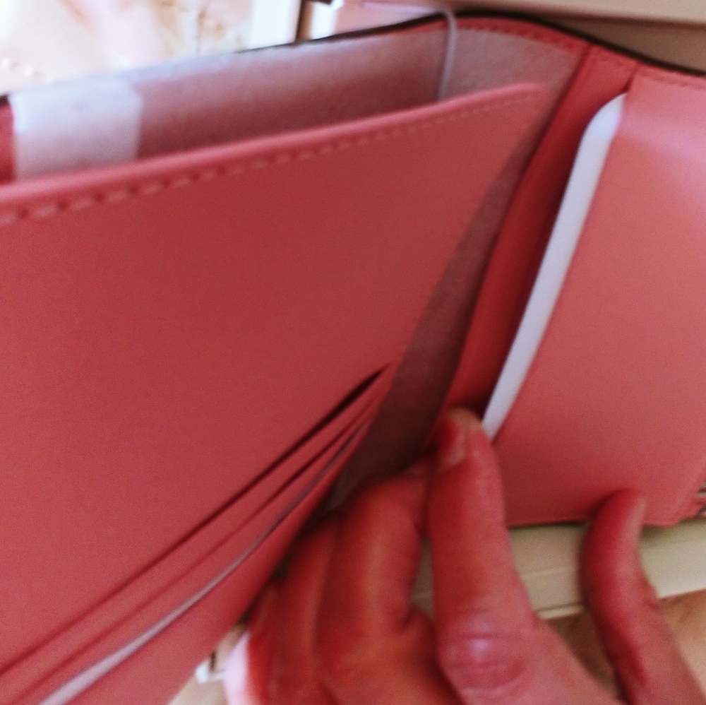 Coach Daisy passport bilfold & Luggage tag set NWT - Picture 2 of 12